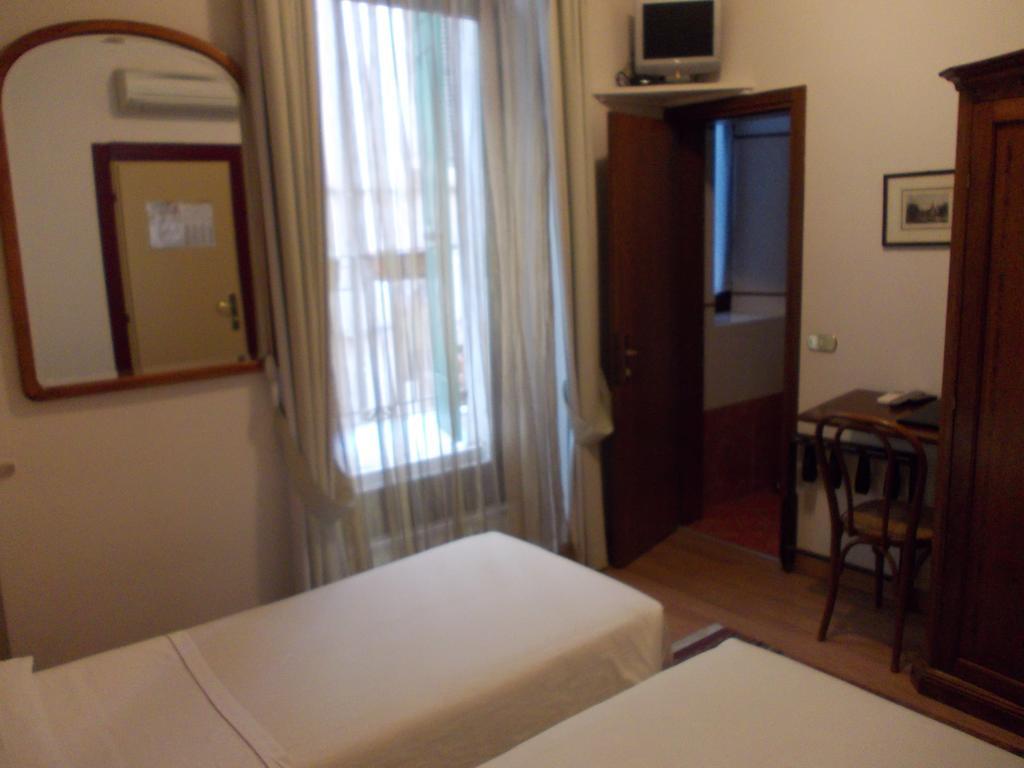 Hotel Al Castello Verona Exterior photo