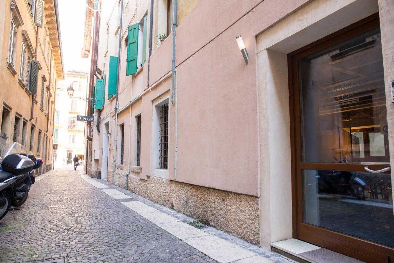Hotel Al Castello Verona Exterior photo